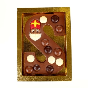 Chocoladeletter pepernoten in doos