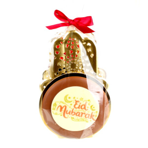 hand van fatima met chocola