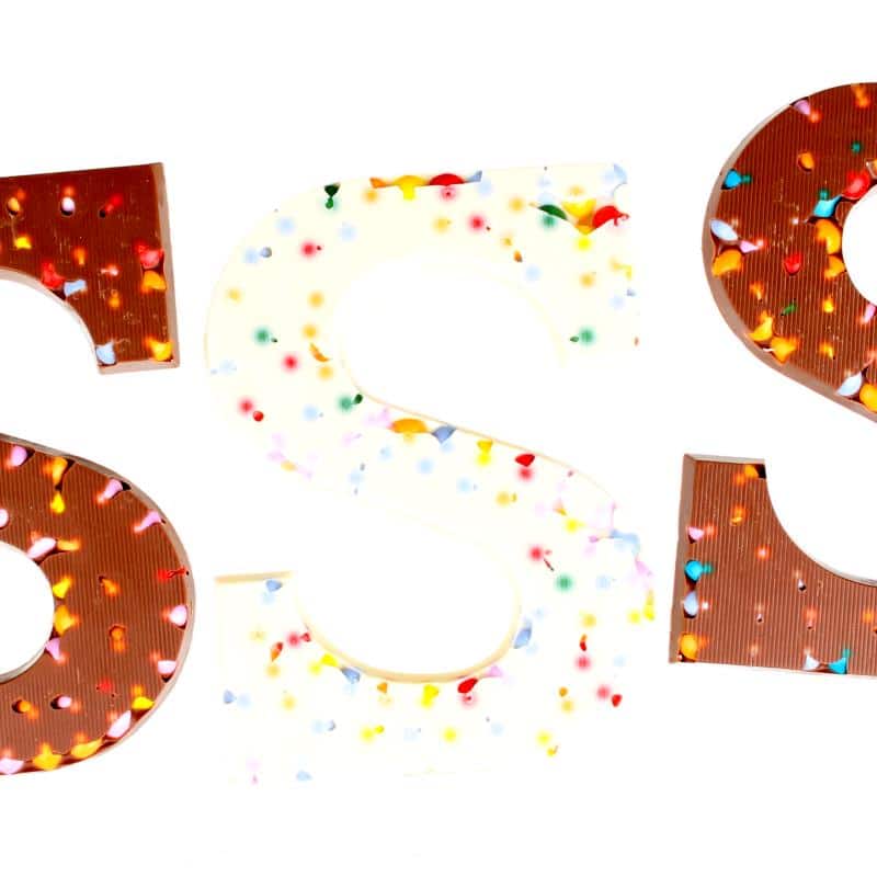 Chocoladeletter met smarties of spikkels - Afbeelding 3