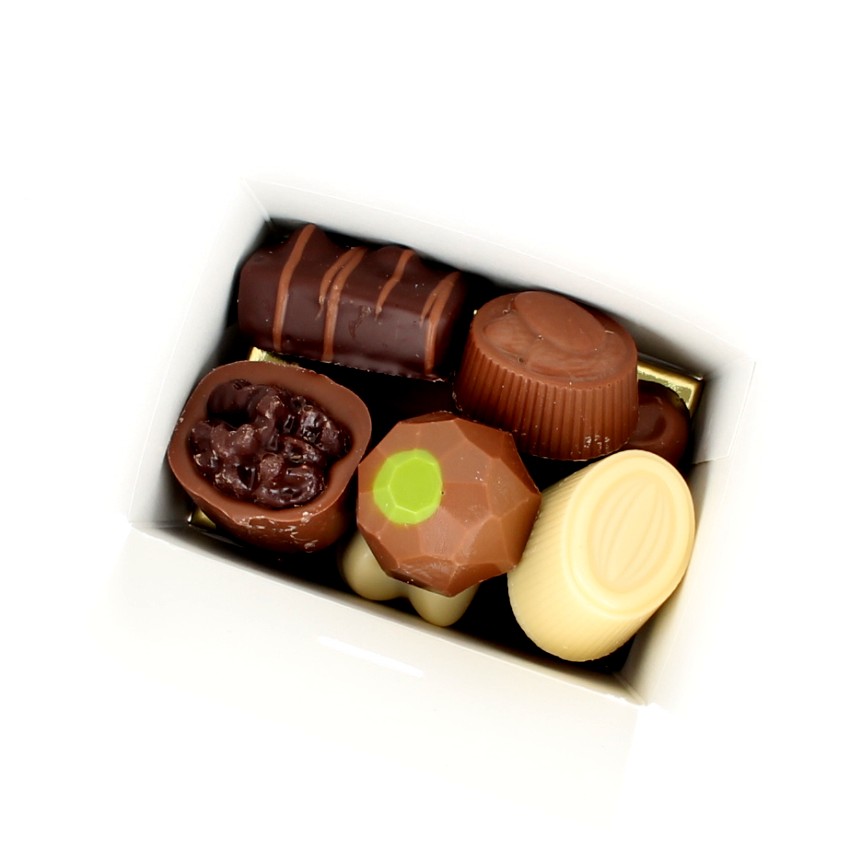 Handgemaakte bonbons met notenvulling - Afbeelding 2