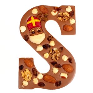 Luxe chocoladeletter met noten melk