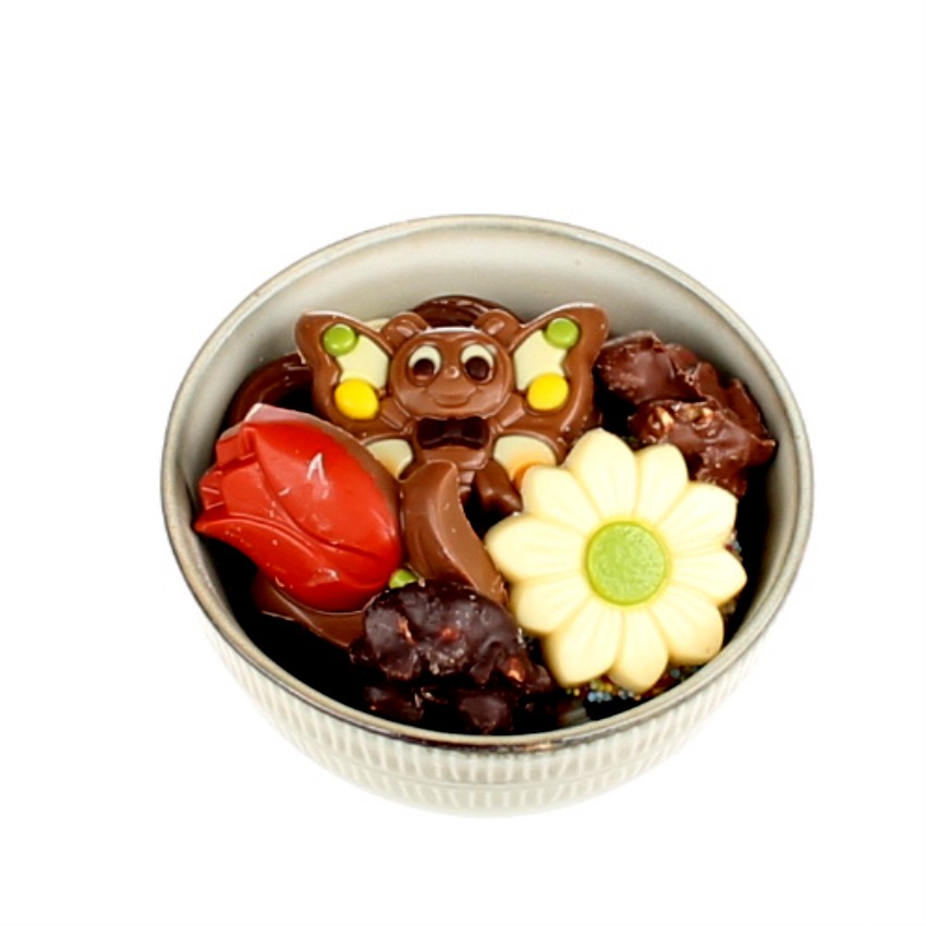 Schaaltje gevuld met chocolade